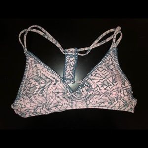Cute patterned triangle top
